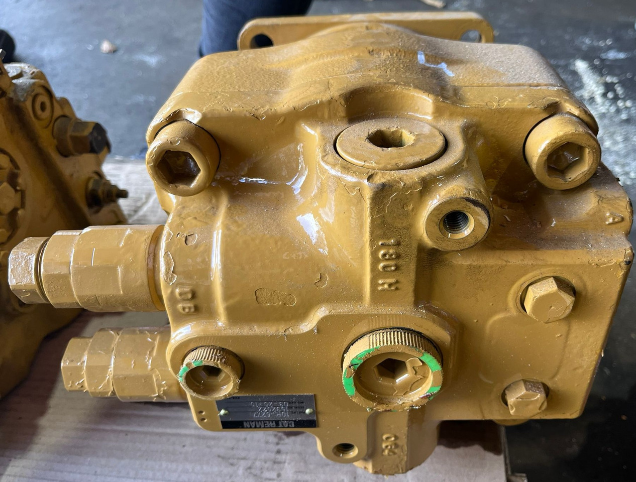 CATERPILLAR Hidraulik Motor 10R-6277 - Hydraulic pump for Excavator: picture 3 CATERPILLAR Hidraulik Motor 10R-6277 - Hydraulic pump for Excavator: picture 3