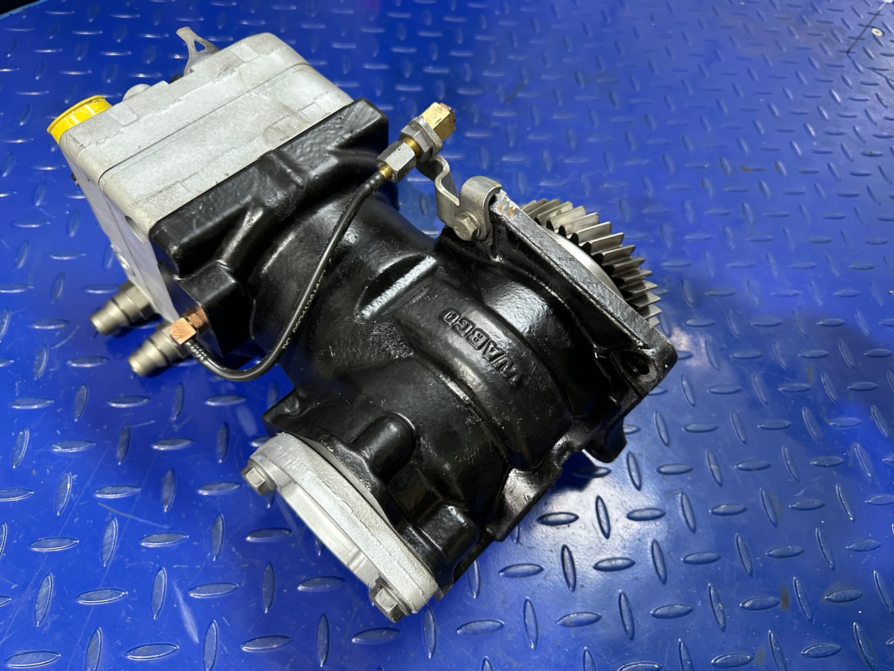 Mercedes Atego 3 Euro 6 Wabco Air Compressor A0011307615 - Spare parts for Truck: picture 2 Mercedes Atego 3 Euro 6 Wabco Air Compressor A0011307615 - Spare parts for Truck: picture 2