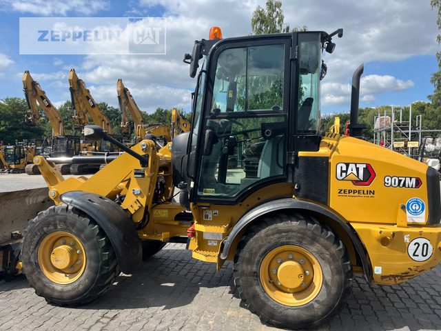 Wheel loader Cat 907M: picture 9