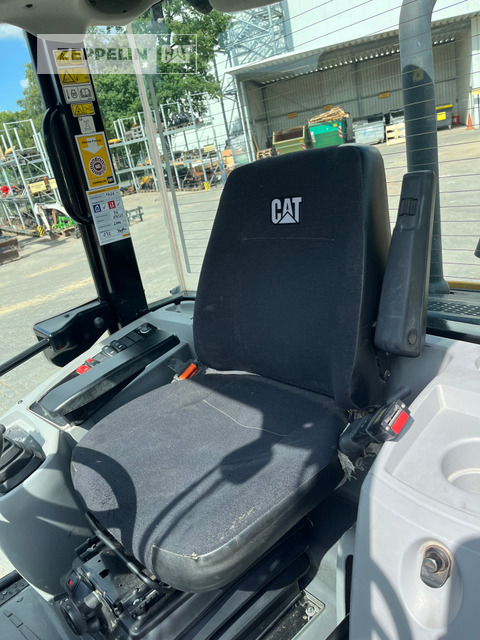 Wheel loader Cat 907M: picture 14
