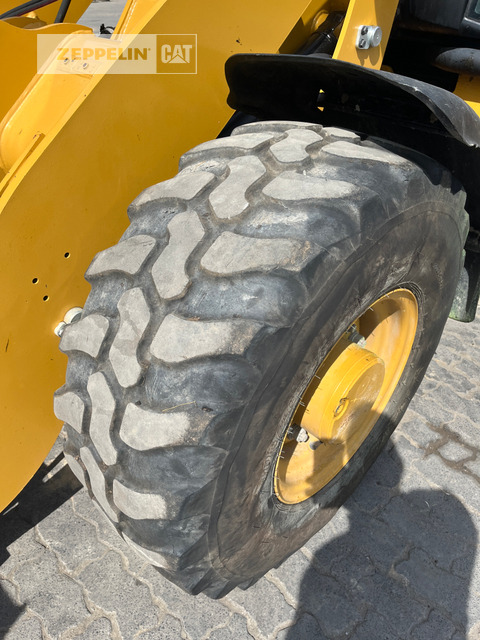 Wheel loader Cat 907M: picture 13