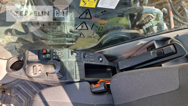 Crawler excavator Volvo EC200E: picture 23
