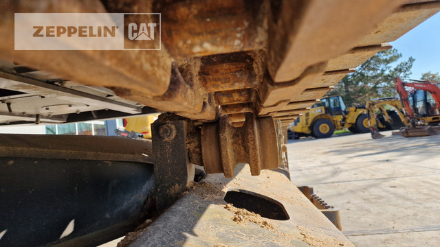Crawler excavator Volvo EC200E: picture 15