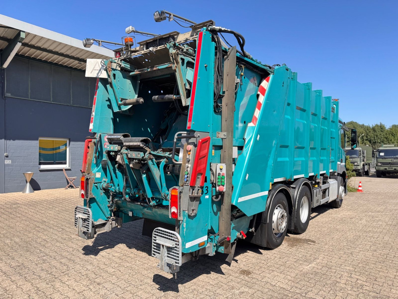 Mercedes-Benz 2533 Antos Müllwagen Zöller ATM bei 90Tkm - Garbage truck: picture 4 Mercedes-Benz 2533 Antos Müllwagen Zöller ATM bei 90Tkm - Garbage truck: picture 4