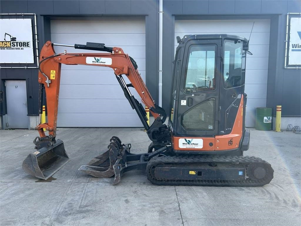 Mini excavator Hitachi ZX33U-6 (7740): picture 1