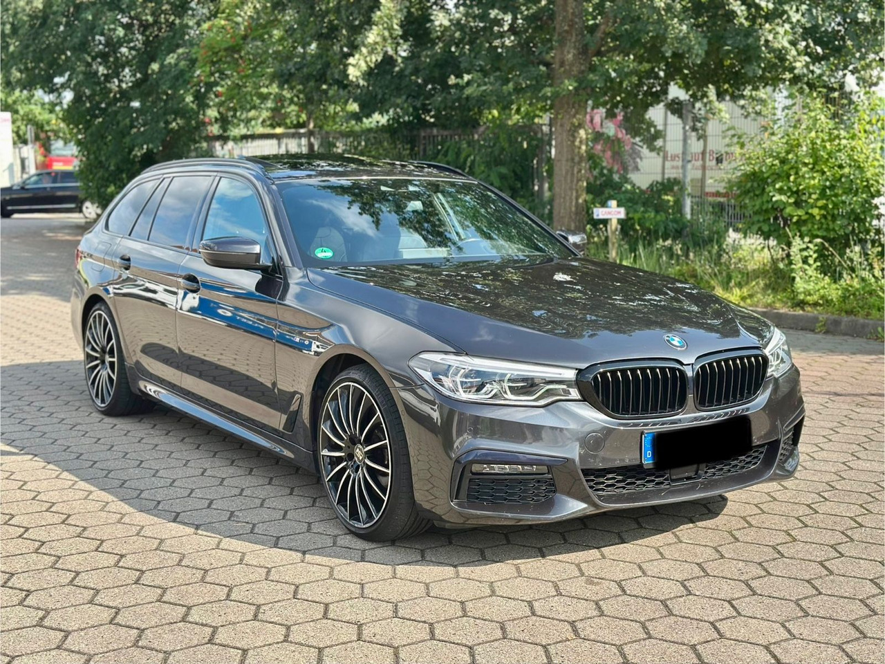 BMW M 540d xD Touring A*M Sport*HuD*20 Zoll*Pano*LED - Station wagon: picture 1 BMW M 540d xD Touring A*M Sport*HuD*20 Zoll*Pano*LED - Station wagon: picture 1
